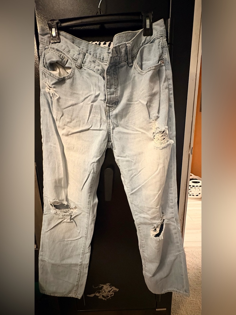 Women’s distressed jeans